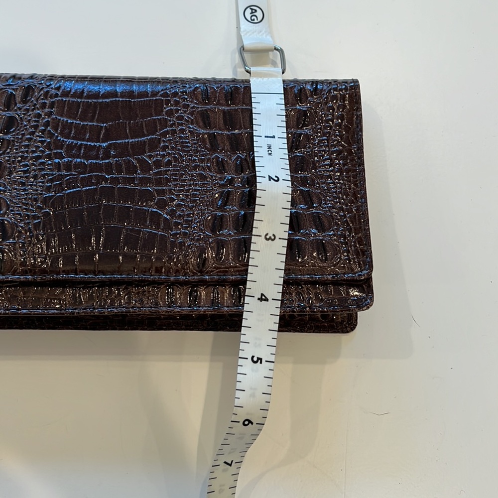 Brown foe snake skin clutch - Picture 9 of 10